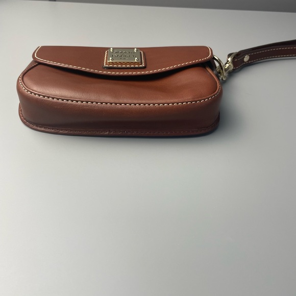 Dooney & Bourke leather Brown wristlet - Picture 4 of 7